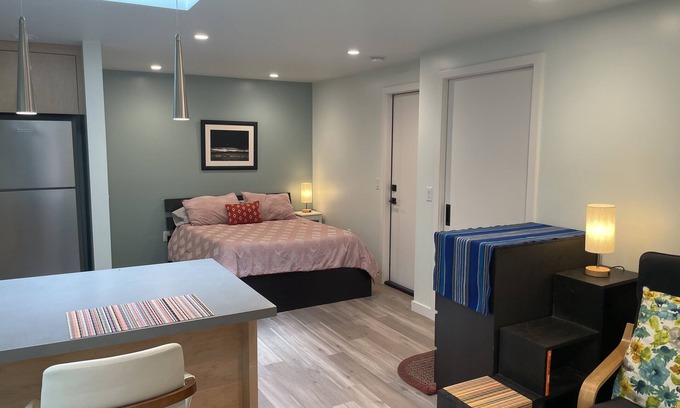 San Luis Obispo Apartamento | Sweet Studio, Private Patio. Close to park, disc golf, tennis, etc. 30 day min.