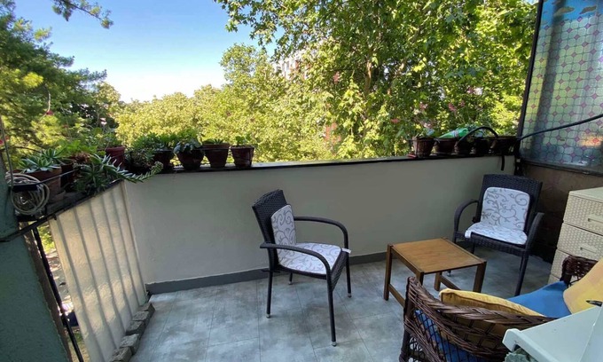 Vozdovac Apartamento | Sweet urban apartment for max 4 Pet friendly, free public parking