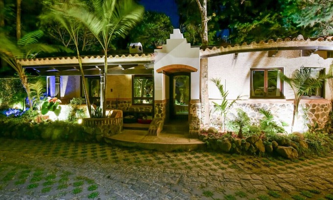 Antigua Guatemala Otro | Sweet Villa Baby Jaguar Avocado Farm and Private Estate Hills of Antigua