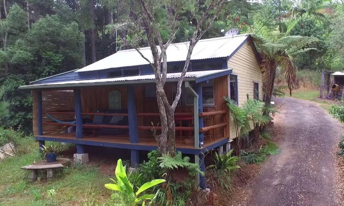 Upper Burringbar Casa | Sweetwater Cottage. A private mountain escape