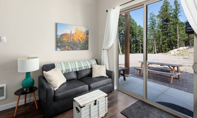 Columbia Falls Cabina | Swift Current at 406 Glacier Cabins