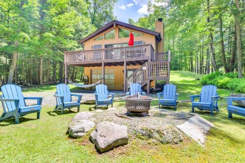 Greentown Casa | Swim, Hike and Unwind Resort Cabin in Lake Ariel!