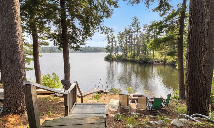 New Durham Casa | Swim, Soak, Paddle – Waterfront Getaway w/ Hot Tub