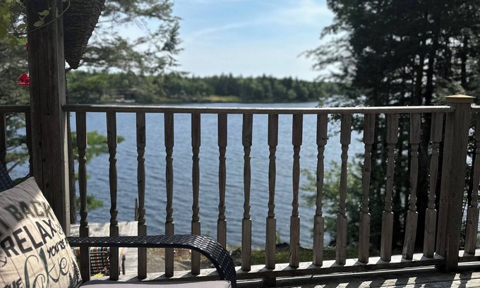 Digby County Cabaña | 🌲Swim, Sun, Sunsets, Fish, relax, campfires, walk🎏To be enjoyed all year long