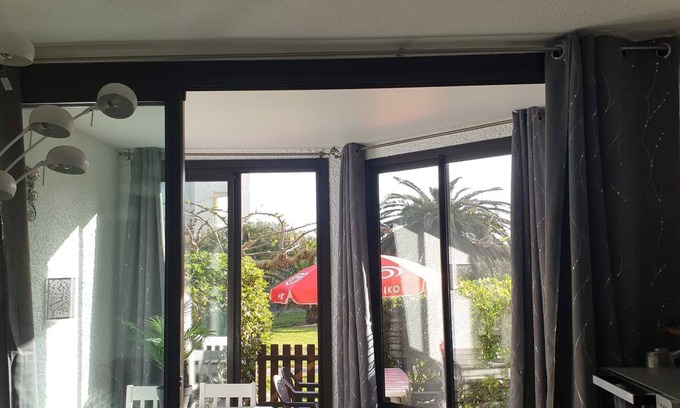 Le Barcares Apartamento | Swimming pool, apartment in residence on ground floor, free parking opposite.