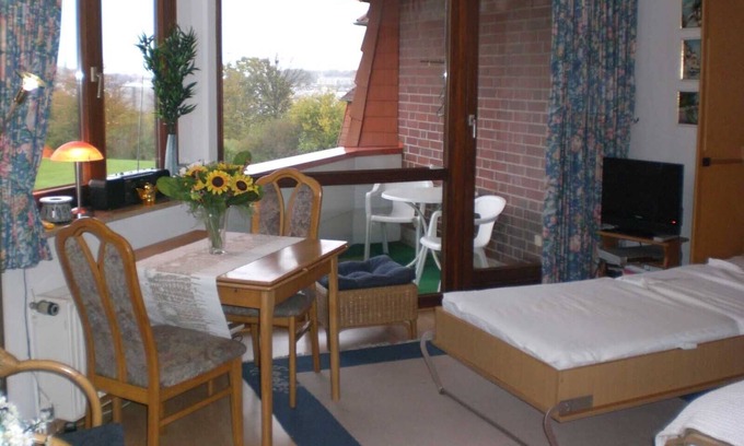 Ronnau Apartamento | Piscina, sauna, acogedora y pequeña