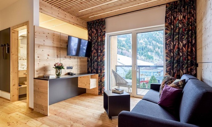 Jerzens Casa | Swiss stone pine suite with half board - Hotel Venetblick GmbH
