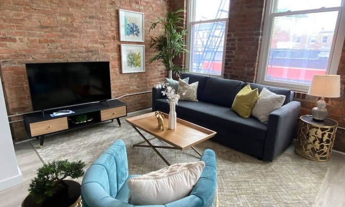 Over-the-Rhine Apartamento | SWIZZLE: Explore OTR/Downtown from Rhinegeist