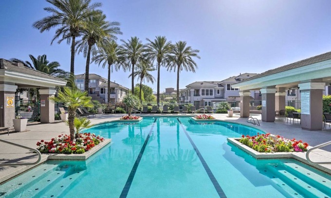 Kierland Condominio | FAMILY/Luxurious Kierland Greens Condo: Gated Community, Heated Pool, & Concierge Services
