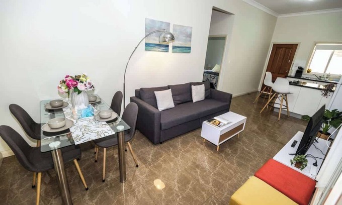 Concord Casa | Sydney Concord Modern 2 bedroom sleeps 6 guests
