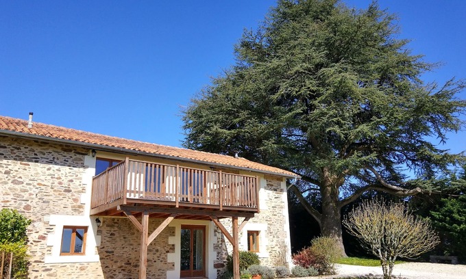 Le Lindois Cabaña | Le Pommier - Antiguo granero de heno simpáticamente renovado con piscina