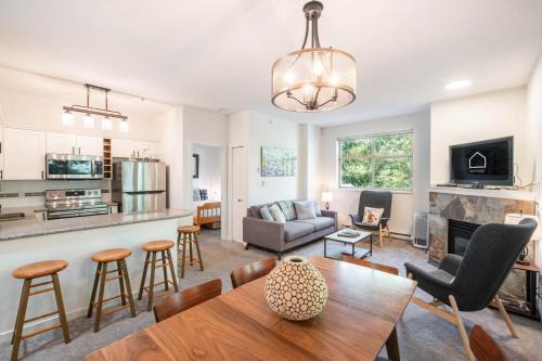 Village North Apartamento | Symphony by Outpost Whistler