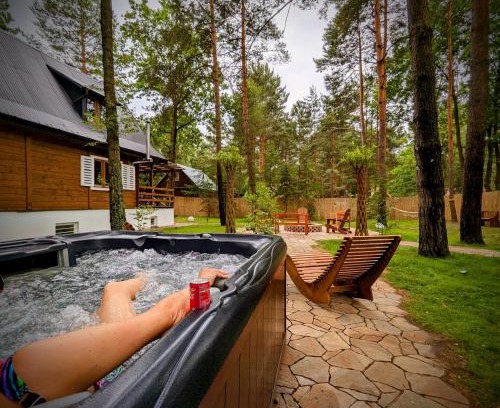 Radzymin Casa | Szumiąca Sosna - Jacuzzi, Ognisko, Sauna, BBQ