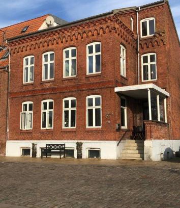 Tonder Apartamento | Tønders bedste udsigt et værelse stue spisestue køkken badeværelse