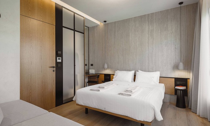 Old Town Apartamento | T Suite -Luxury Retreat in the Heart of Chania Old Town