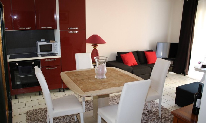 Villeneuve-les-Avignon Apartamento | T2 4 km Aviñón, estacionamiento, aire acondicionado, terraza