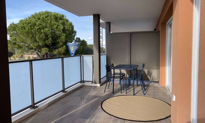 Balaruc-les-Bains Apartamento | Apartamento T2 con terraza y parking, vista al estanque de Thau