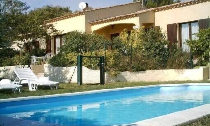 Aurons Apartamento | Apartamento T2 + piscina en Aurons-7 km Salon de Provence y 25 km Aix en Provence