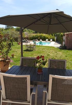 Neoules Casa | T2 au calme avec piscine