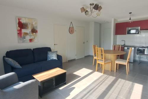 Fontaine-Bayonne-Cartoucherie Apartamento | T2 Charmant, spacieux parking privé tram et metro