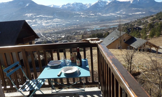 Embrun Apartamento | T2 Embrun - Quiet with exceptional view