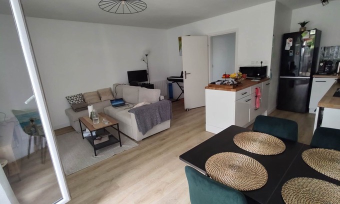Barriere de Paris Apartamento | T2 near metro B with terrace & garden - Parking