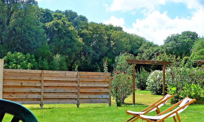 Porto-Vecchio Casa | F3 tranquilo con amplio jardín, aire acondicionado, wifi y barbacoa.
