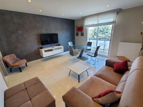 Meyzieu Nord Ouest Apartamento | T3 avec parking et balcon-Groupama Stadium-Eurexpo