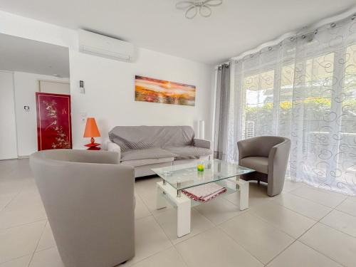 Puget-sur-Argens Apartamento | T3 lumineux avec jardin, parking et piscine