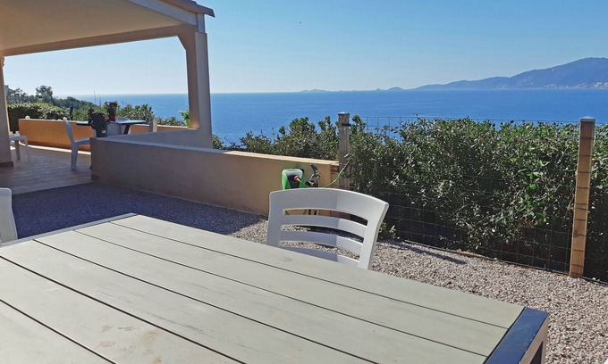 Porticcio Apartamento | T3 of 68 m2 in Porticcio. Covered terrace 20 m2, small garden 50 m2. Walking distance to the beach.