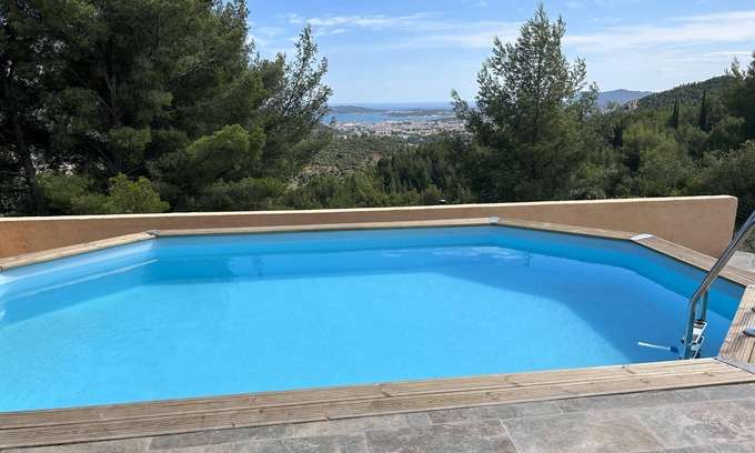 Le Revest-les-Eaux Casa | T5 house overlooking Toulon harbour with swimming pool