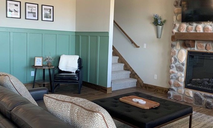 Table Rock Cabina | Table Rock Lake views & close Branson fun! Multi-family cabin w/ 2 living areas!