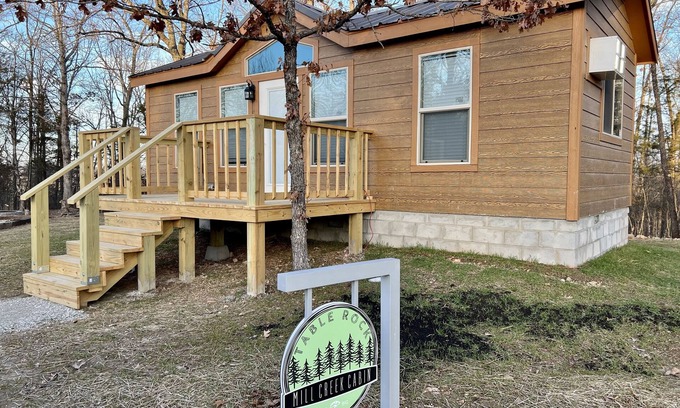 Eagle Rock Cabina | Table Rock Tiny Home Mill Creek Cabin