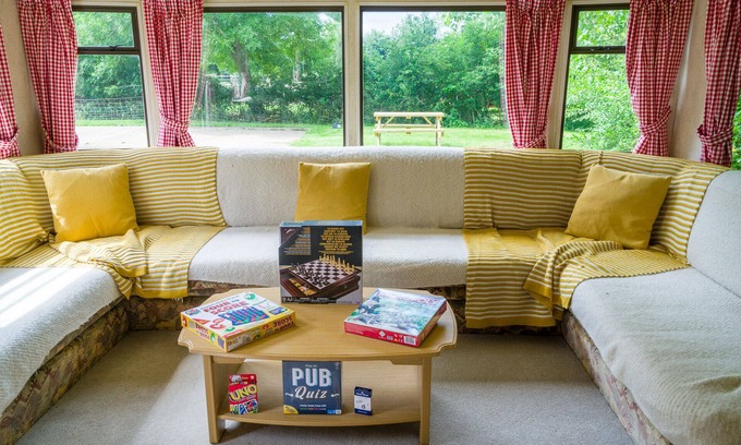 Priors Marston Casa | Tadpole Retreat x2 bedrooms, Kitchen, Bathroom & Lounge & Wifi