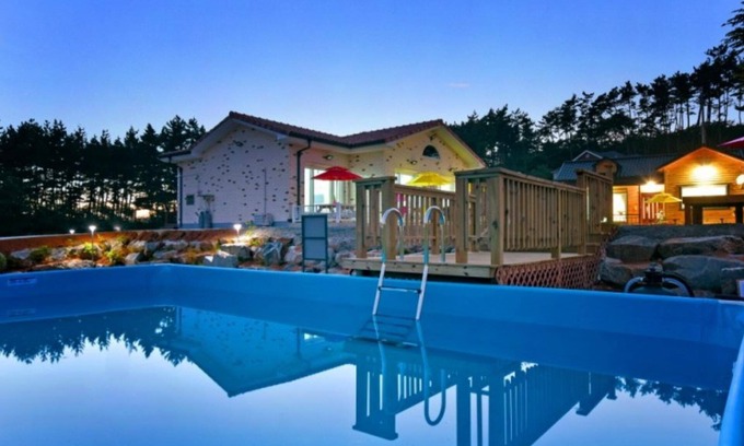 Nam Casa | Taean Mongsanpo Solmorae Pension