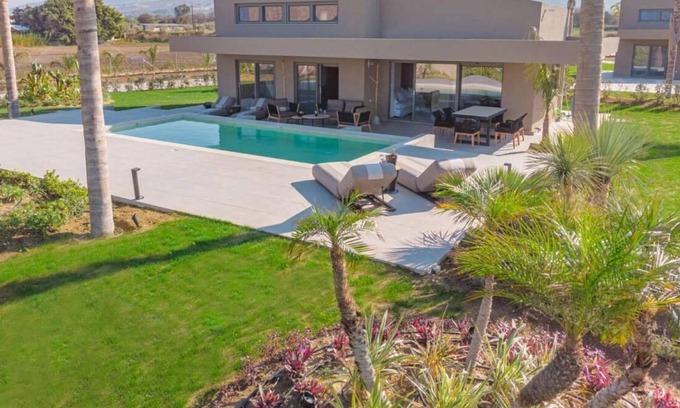 Tingaki Villa | Taf Boutique Villa 3 bedroom villa, beachfront with private heated pool