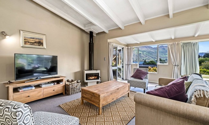 Wanaka Casa | Taha Wai - Wanaka Holiday Home