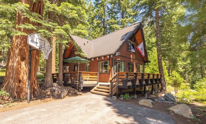 Homewood Chalet De Esquí | Tahoe Swiss Village Chalet, playa privada muelle HOA, a pie de playa!