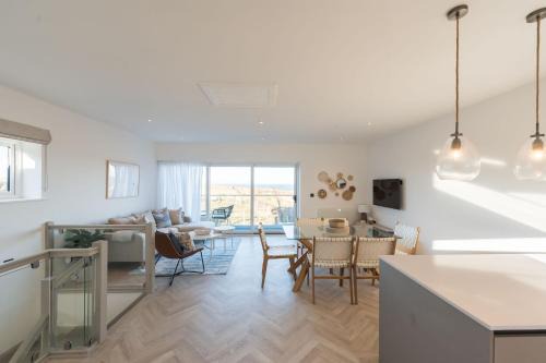 Amlwch Casa | Tai Porth Llechog Townhouse By Birch Stays