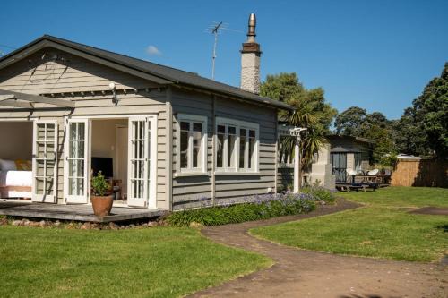 Surfdale Casa | Taimana Beach Front, Surfdale