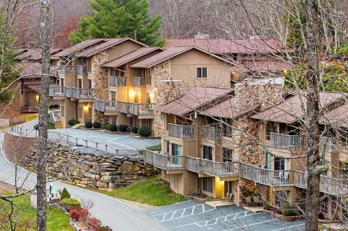 Banner Elk Casa | Take in Natures Beauty with lots of resort outdoor activities in 1BD condo