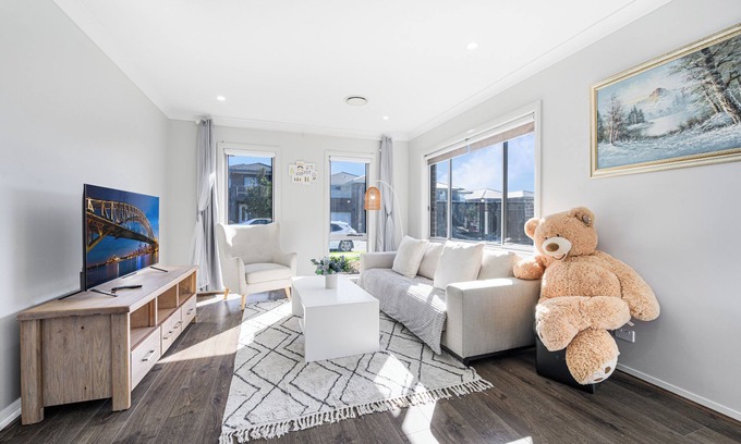 Schofields Casa | Tallawong 6Br near Schofield/Rousehill Centre