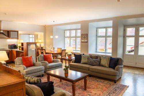 Old Town Apartamento | Tallinn City Apartments Luxury 4 bedroom with terrace and sauna