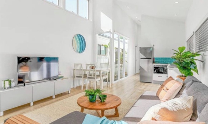 Suffolk Park Casa | Tallow Beach Bungalow , Unit 2, Suffolk Park. Easy walk to beach and shops.
