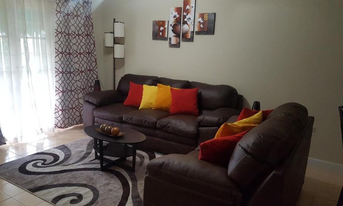 West Gate Hills Apartamento | Tallyman Apt
