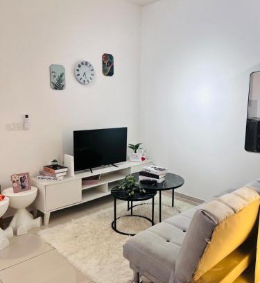 Taman Equine Apartamento | Taman Equine Cozy studio, Well-equipped & Modern facilities
