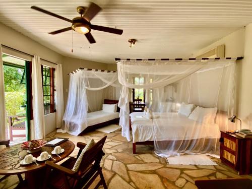 Rundu Cabina | Tambuti lodge