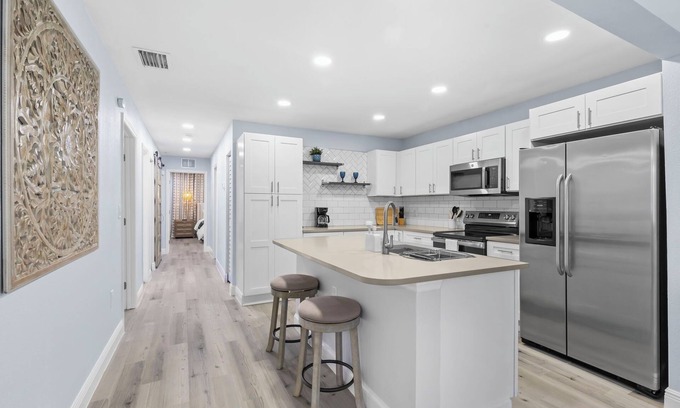 Orient Park Casa | Tampa Modern and Cozy Getaway Near Downtown and Ybor