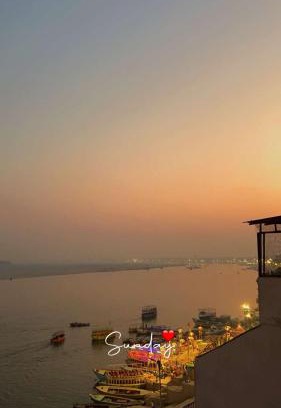 Varanasi Cabina | Tandon Lodge On The Ganga Ghat Homestay