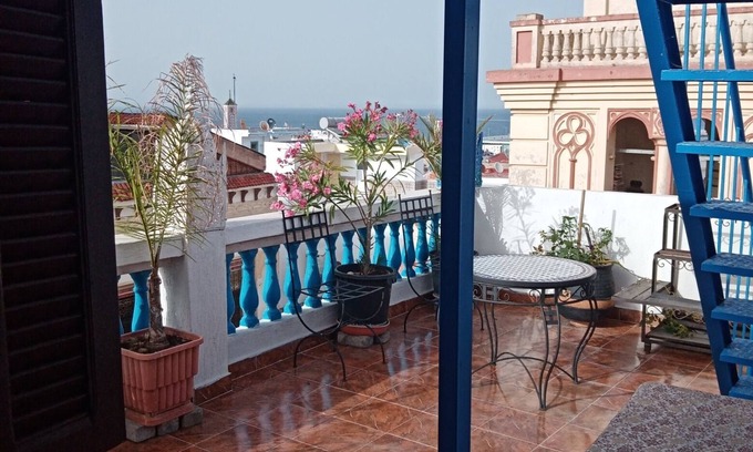 Medina of Tangier Casa | Apartamento en la Azotea de la Medina de Tánger con Vistas al Mar